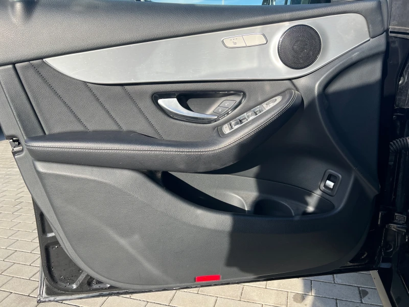 Mercedes-Benz GLC 220 d 4MATIC, снимка 10 - Автомобили и джипове - 52822032