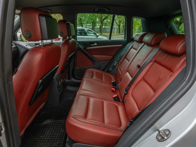 VW Tiguan 2.0 TDI Exclusive, снимка 11 - Автомобили и джипове - 53058472