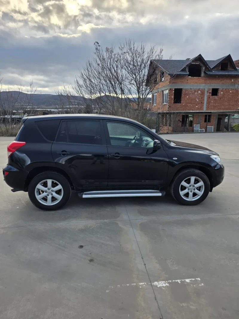 Toyota Rav4 D-4D, снимка 8 - Автомобили и джипове - 53447890