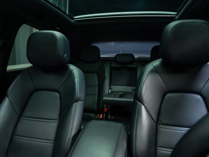 Porsche Cayenne E-HYBRID* BOSE* 360*  PANO* , снимка 8 - Автомобили и джипове - 56168948