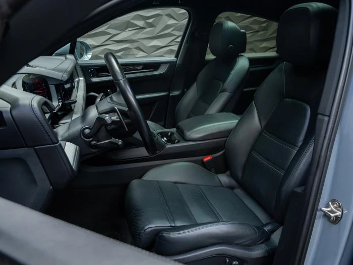 Porsche Cayenne E-HYBRID* BOSE* 360*  PANO* , снимка 7 - Автомобили и джипове - 56168948