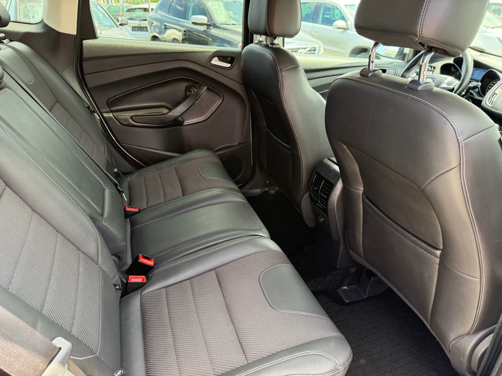 Ford Kuga 1.6i 4x4 CH AUTOMAT - изображение 8
