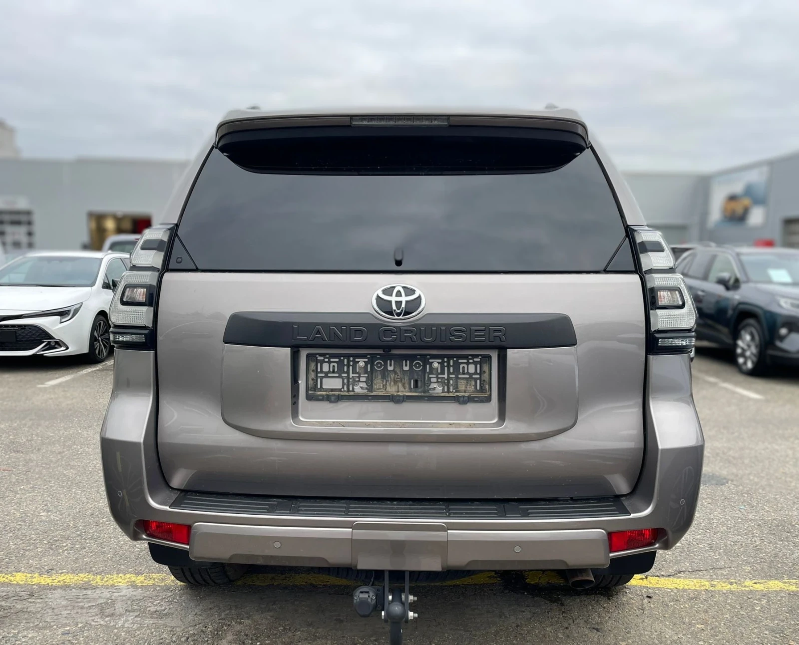 Toyota Land cruiser 150/2.8/Auto/Luxury/В гаранция  - изображение 6