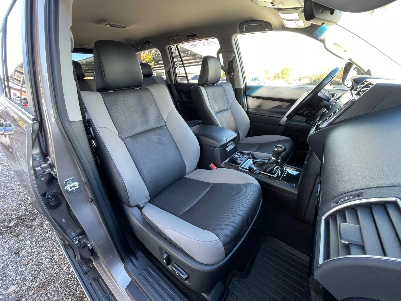 Toyota Land cruiser 150/2.8/Auto/Luxury/   | Mobile.bg   17