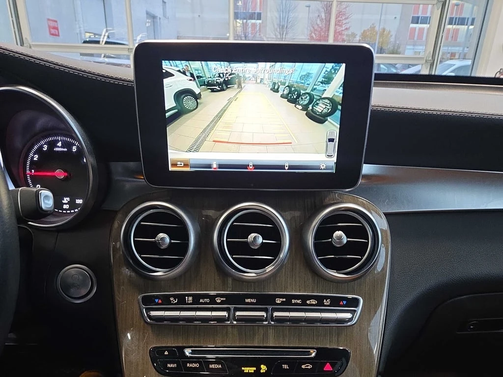 Mercedes-Benz GLC 300 * CARFAX * БЕЗ ПЪРВОНАЧАЛНА ВНОСКА - изображение 8