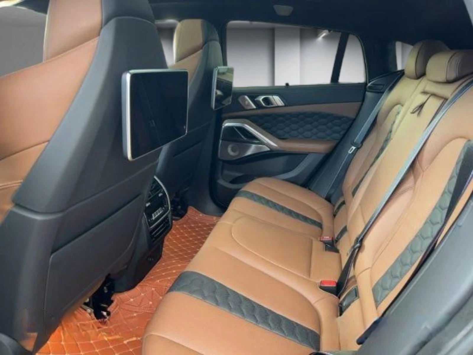 BMW X6 M COMPETITION* SHADOW* CARBON* ����* B&W* �������� | Mobile.bg � ����������� 14