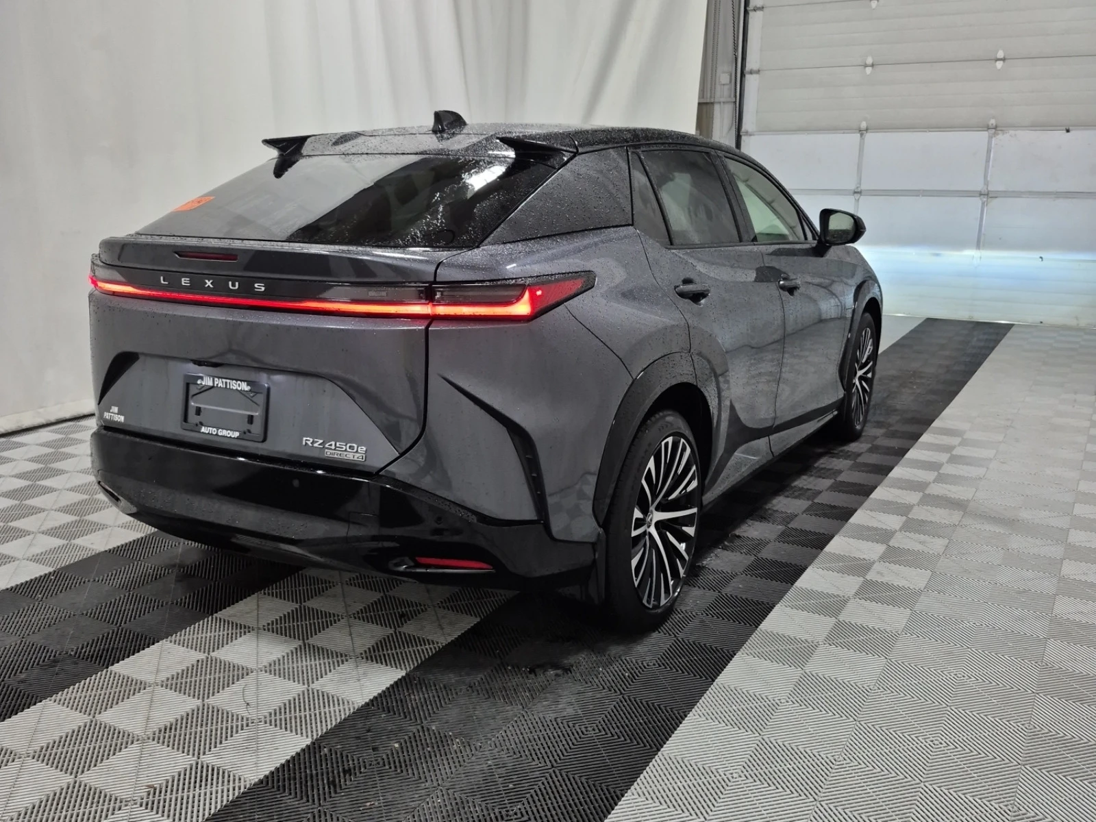 Lexus RZ 450 E * * CARFAX * * АВТО КРЕДИТ * * , снимка 5 - Автомобили и джипове - 53772172