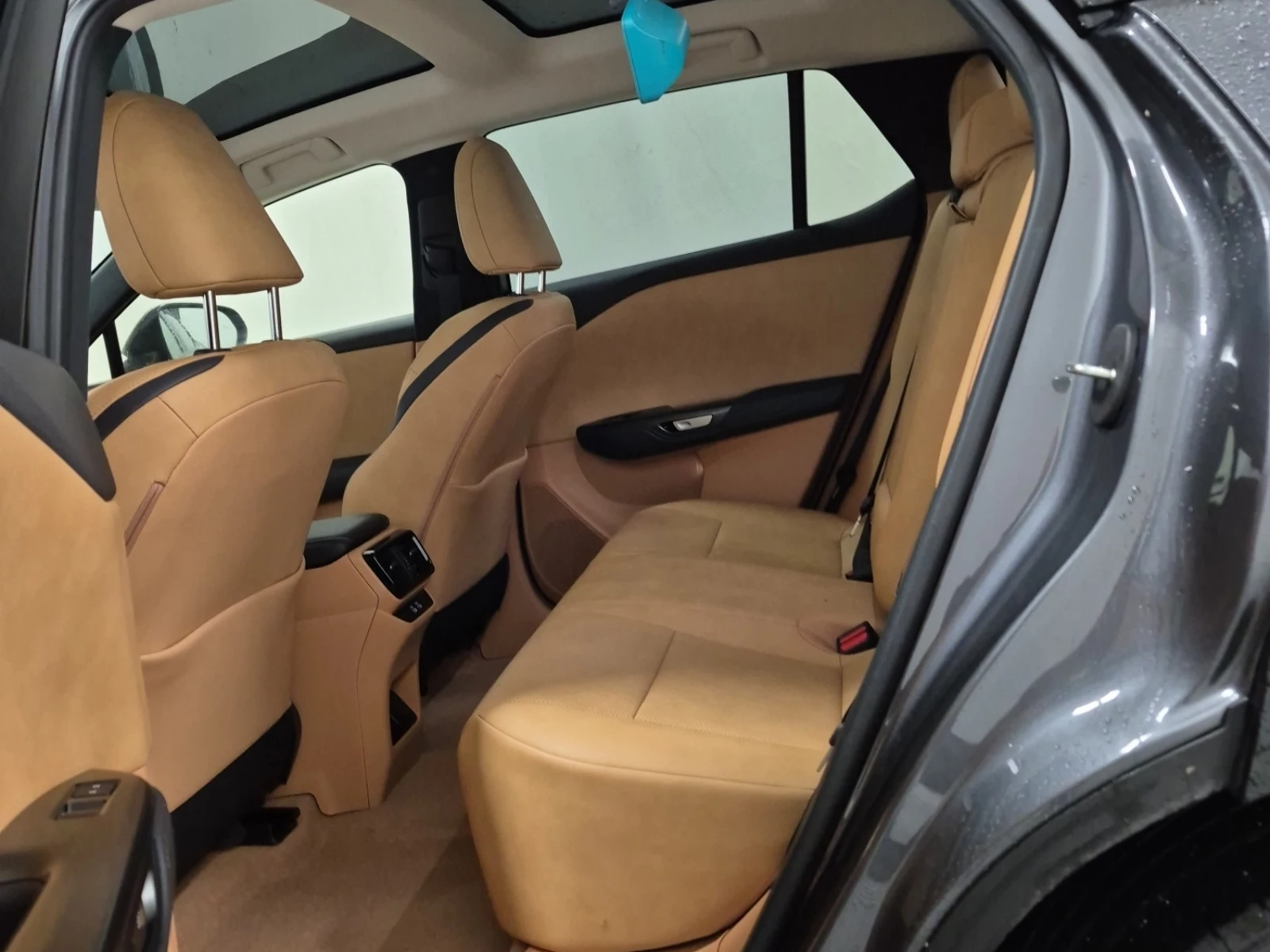 Lexus RZ 450 E * * CARFAX * * АВТО КРЕДИТ * * , снимка 10 - Автомобили и джипове - 53772172