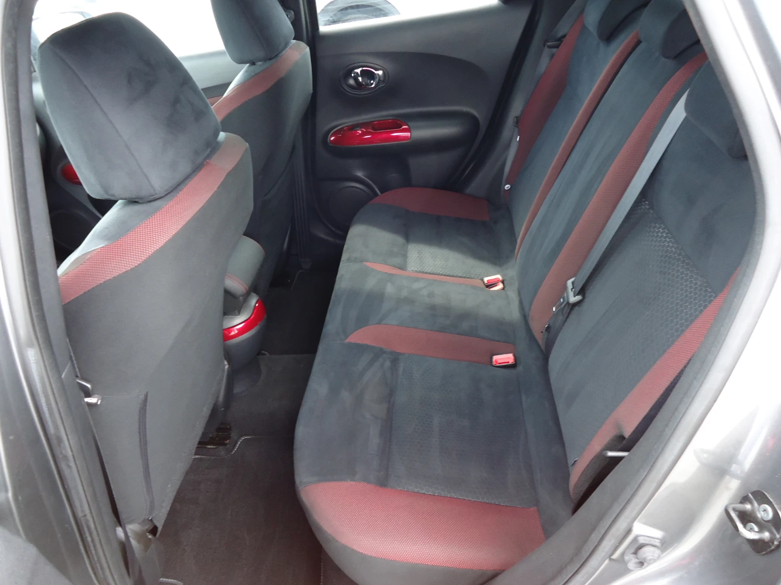 Nissan Juke 1.6I АВТОМАТИК 82 260 км., снимка 9 - Автомобили и джипове - 54823488