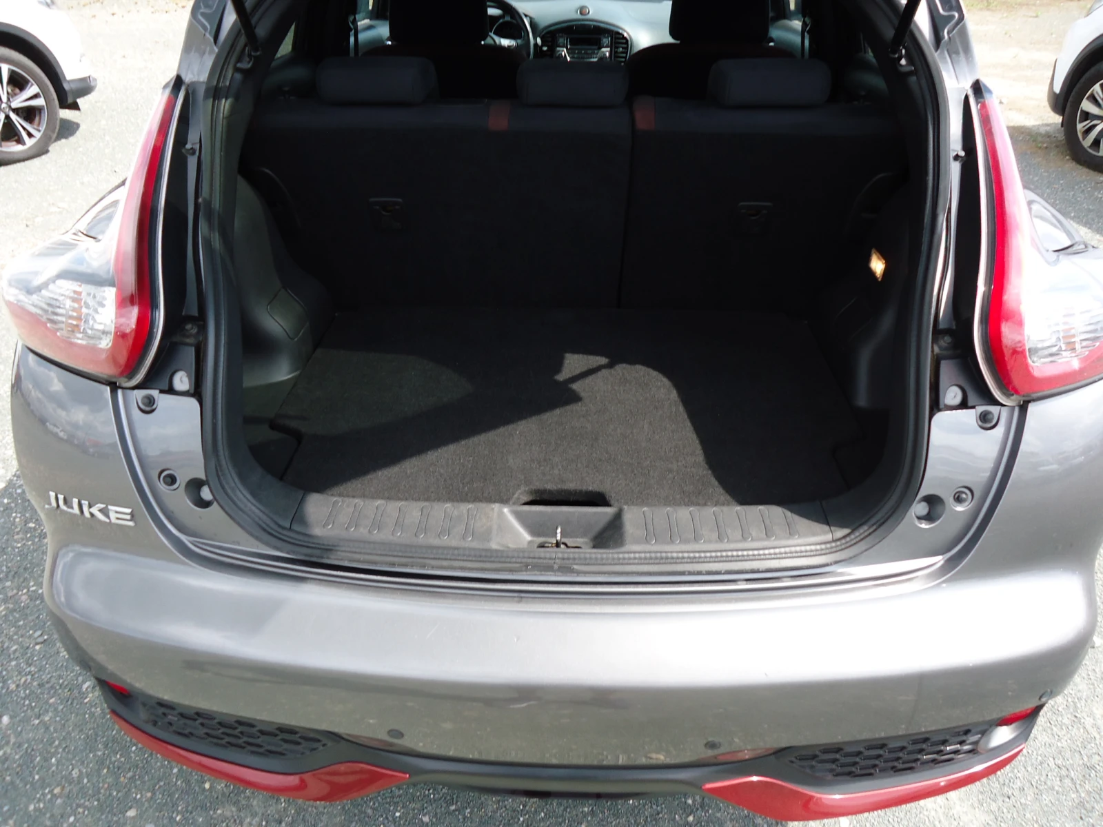 Nissan Juke 1.6I АВТОМАТИК 82 260 км., снимка 10 - Автомобили и джипове - 54823488
