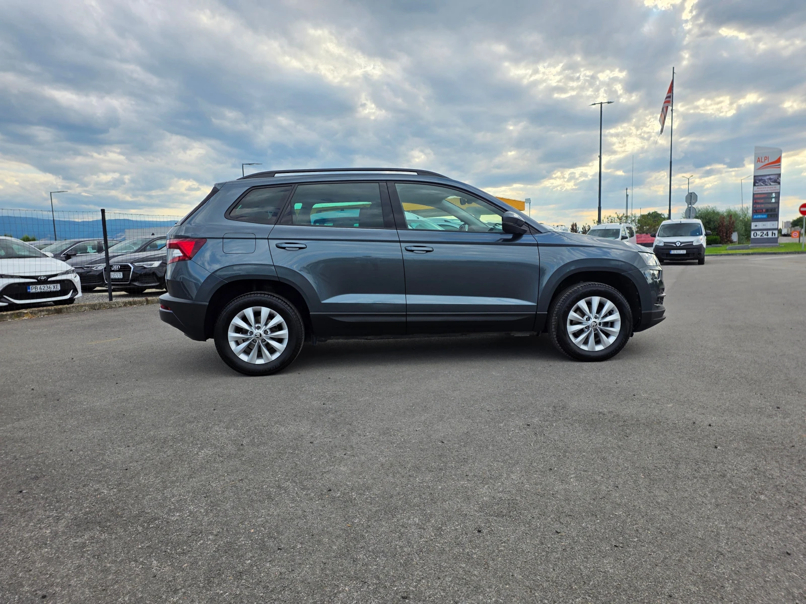 Skoda Karoq А/Т 150кс, снимка 6 - Автомобили и джипове - 55536666