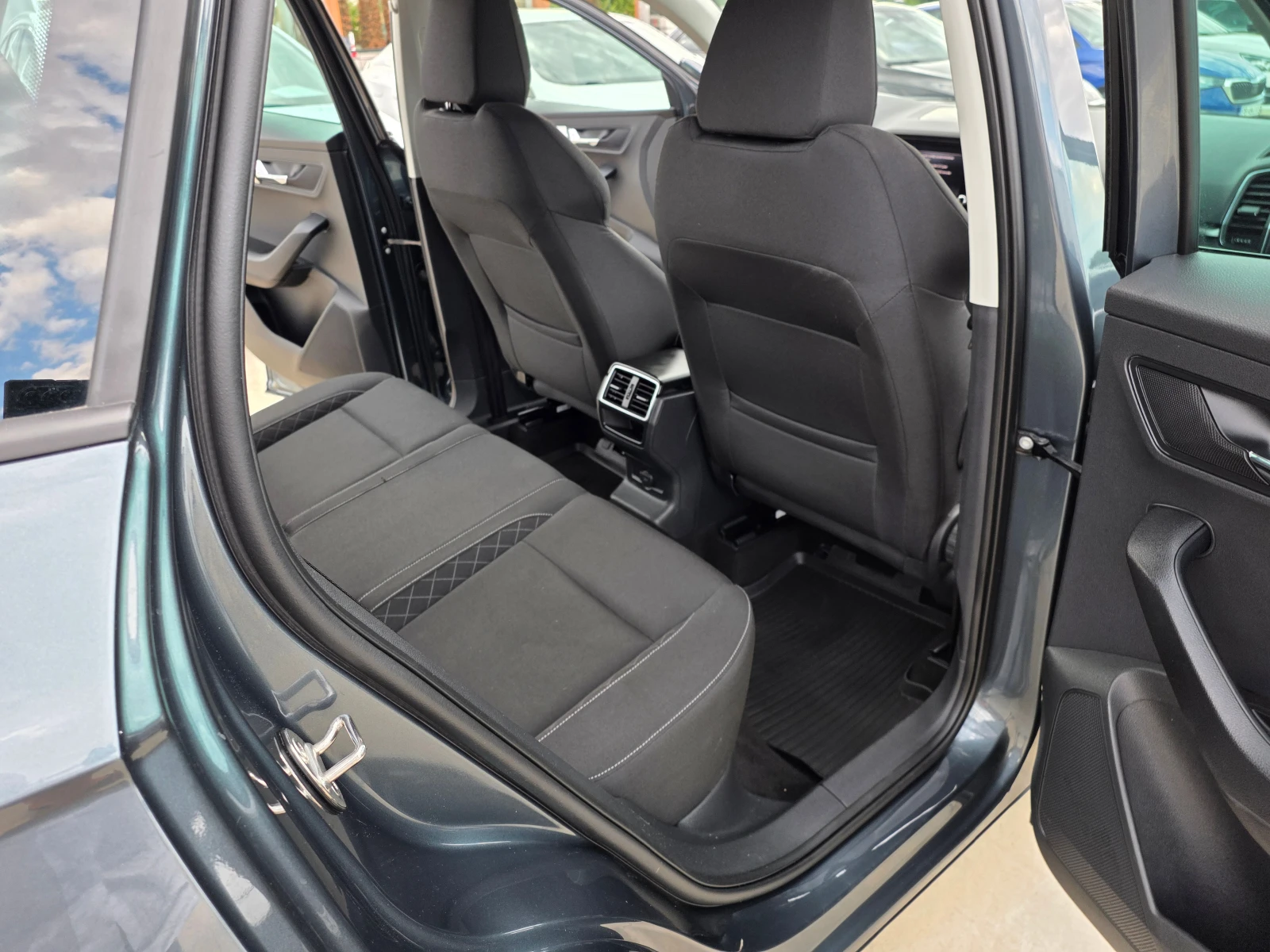 Skoda Karoq А/Т 150кс, снимка 10 - Автомобили и джипове - 55536666