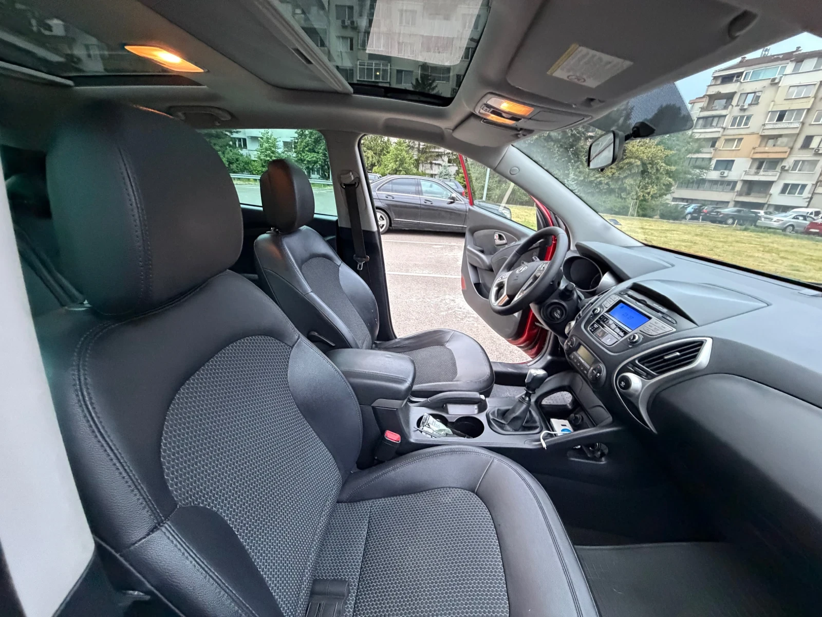 Hyundai IX35, снимка 6 - Автомобили и джипове - 56542265