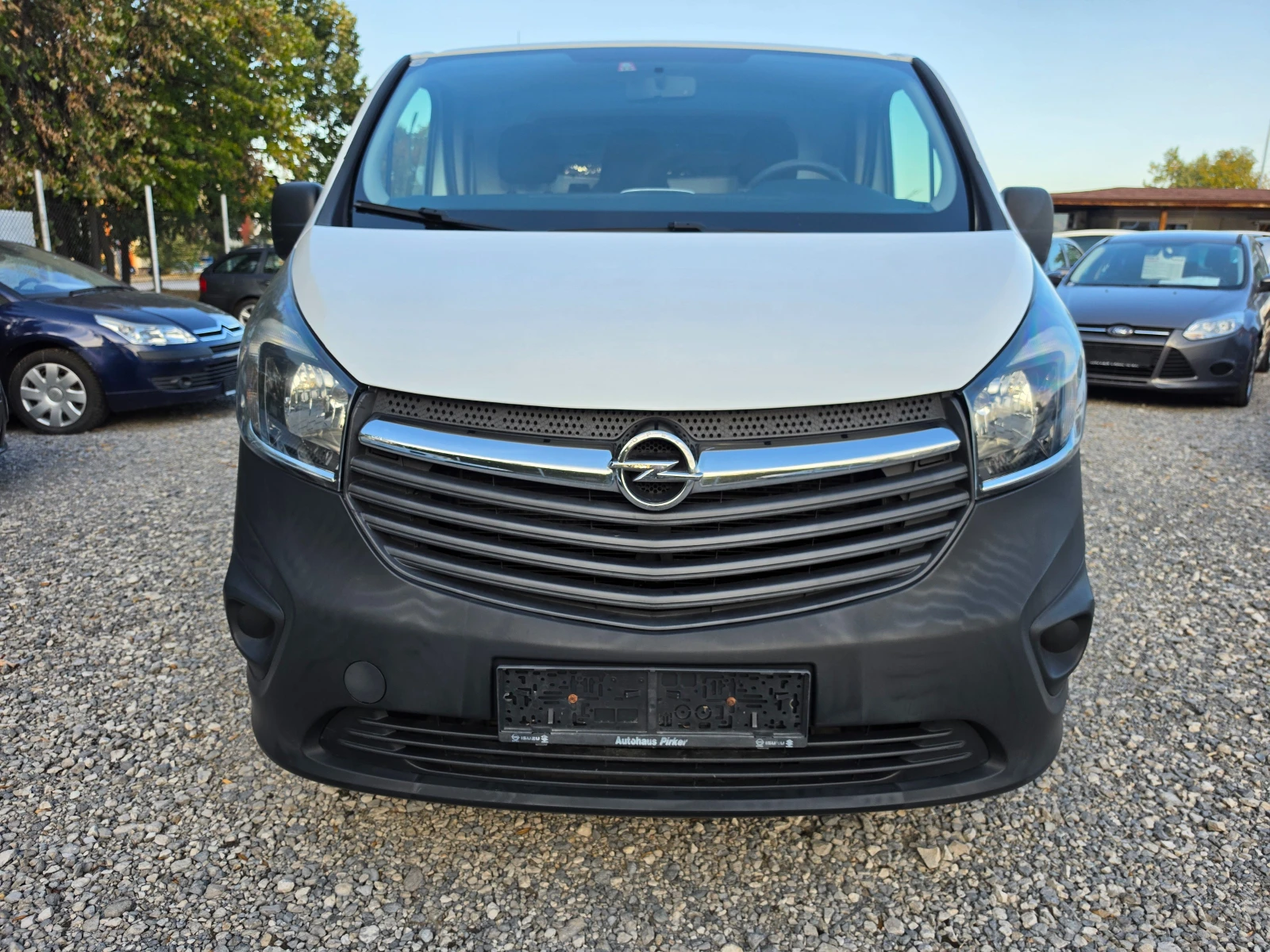 Opel Vivaro 1.6 CDTI 116кс, снимка 8 - Бусове и автобуси - 49010632