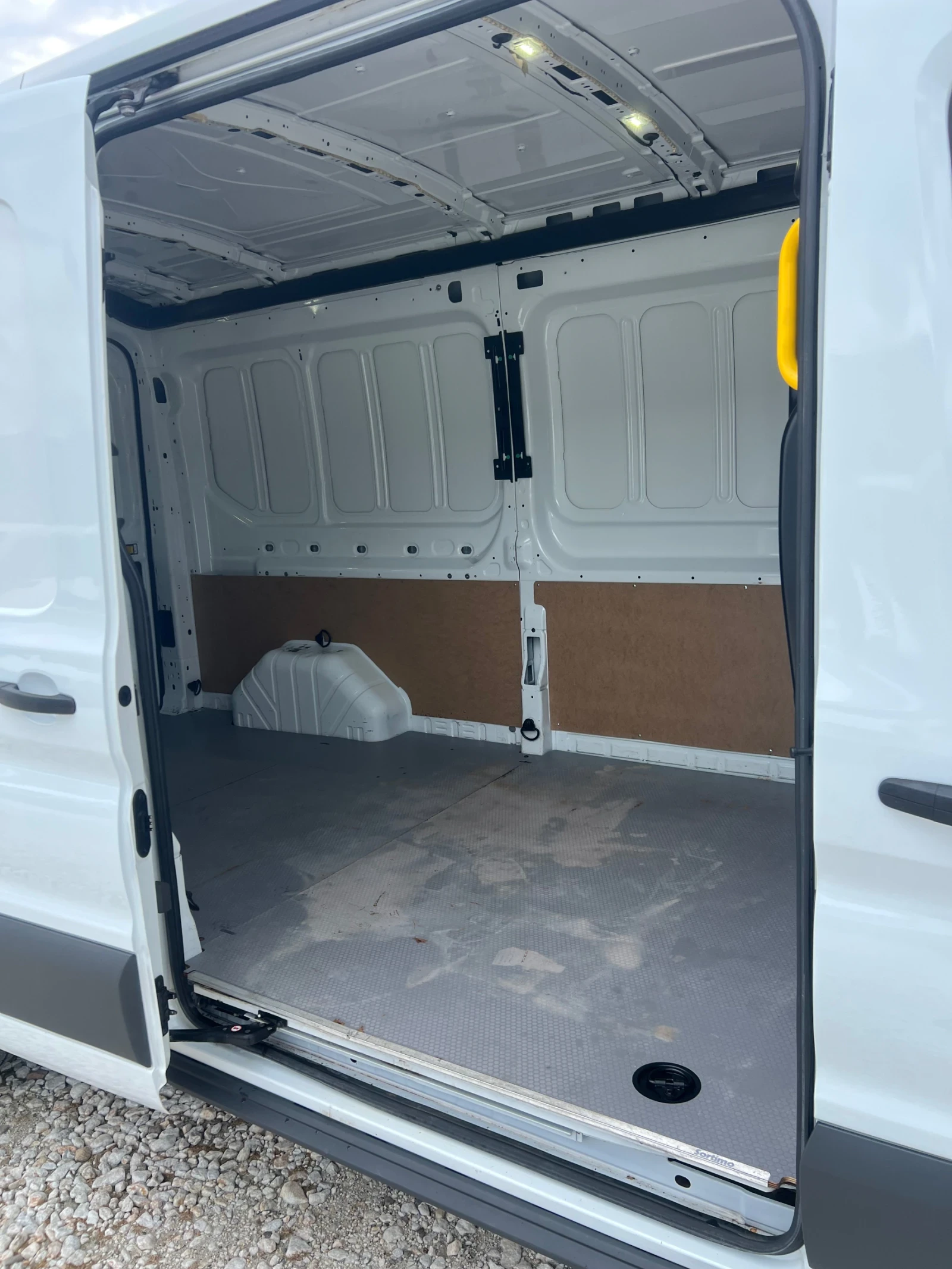 Ford Transit EURO6b, снимка 10 - Бусове и автобуси - 54693046