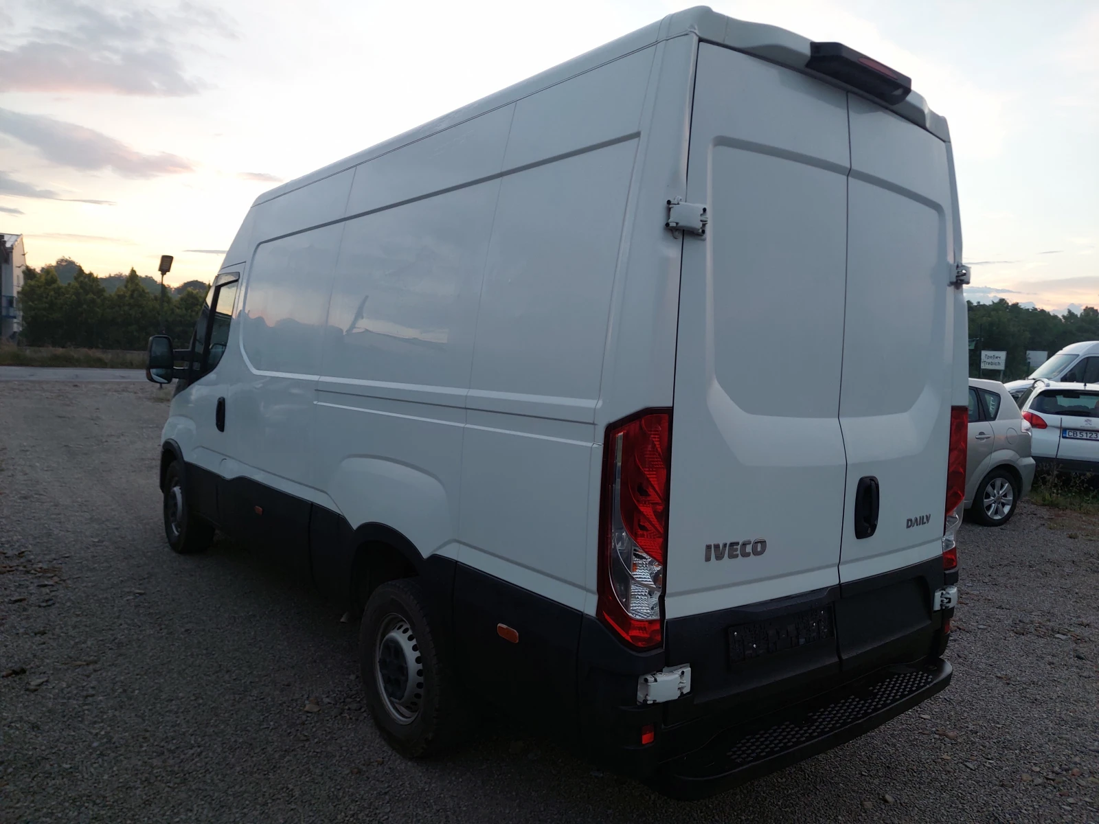 Iveco Daily 35-140, снимка 8 - Бусове и автобуси - 55136180