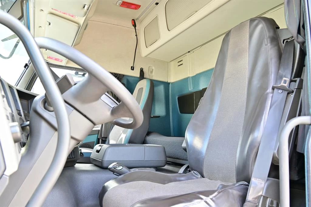 Volvo Fm 370 серв.книжка, снимка 11 - Камиони - 54259368