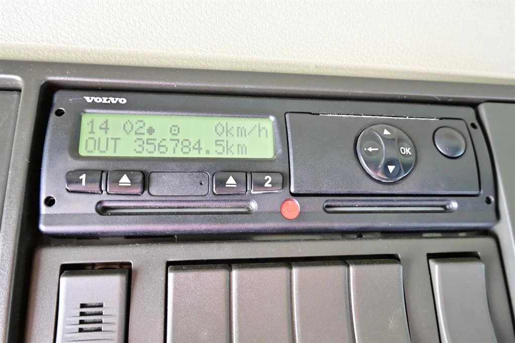 Volvo Fm 370 серв.книжка, снимка 16 - Камиони - 54259368