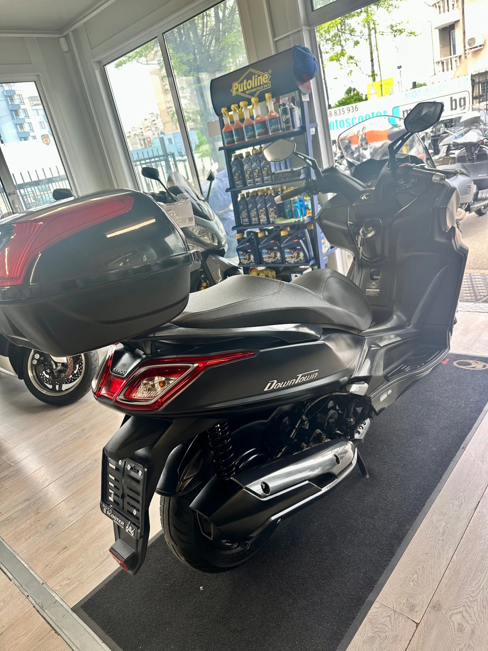 Kymco Downtown 350i ABS 11.2017г., снимка 11 - Мотоциклети и мототехника - 54604774