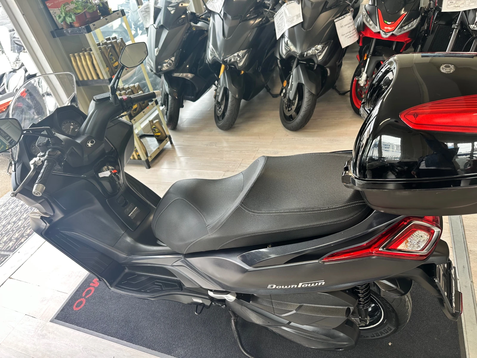 Kymco Downtown 350i ABS 11.2017г., снимка 7 - Мотоциклети и мототехника - 54604774