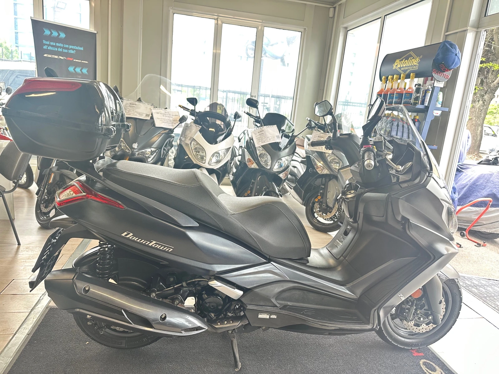 Kymco Downtown 350i ABS 11.2017г., снимка 15 - Мотоциклети и мототехника - 54604774