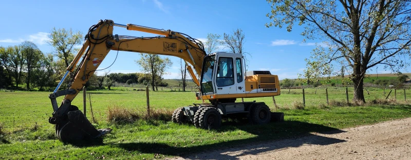 Багер Liebherr 914, снимка 1 - Индустриална техника - 47537612