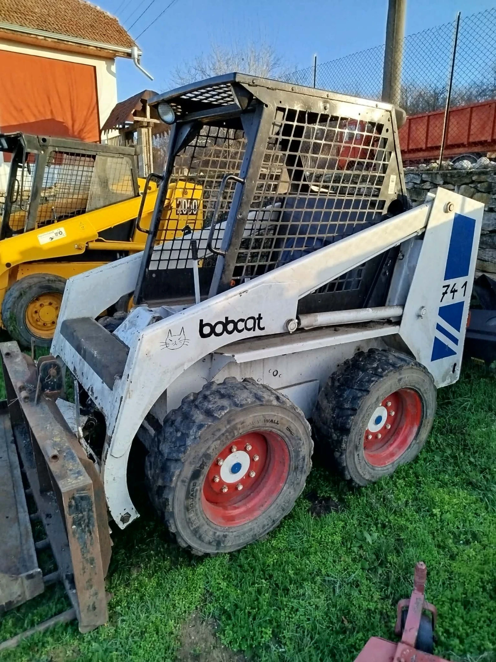 Мини челни товарачи Bobcat 2050 - изображение 7