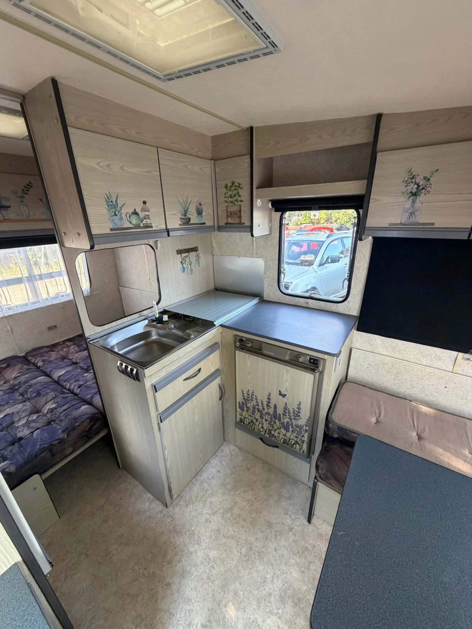 Каравана Euro Liner 380  4 МЕСТНА , снимка 9 - Каравани и кемпери - 54904046