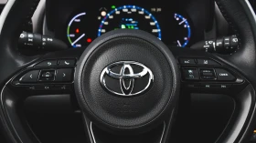 Toyota Yaris Cross 1.5 Hybrid Chic 4x4 Automatic, снимка 10