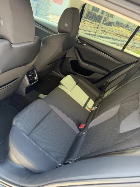Skoda Octavia 2.0 TDI EXECUTIVE, снимка 9