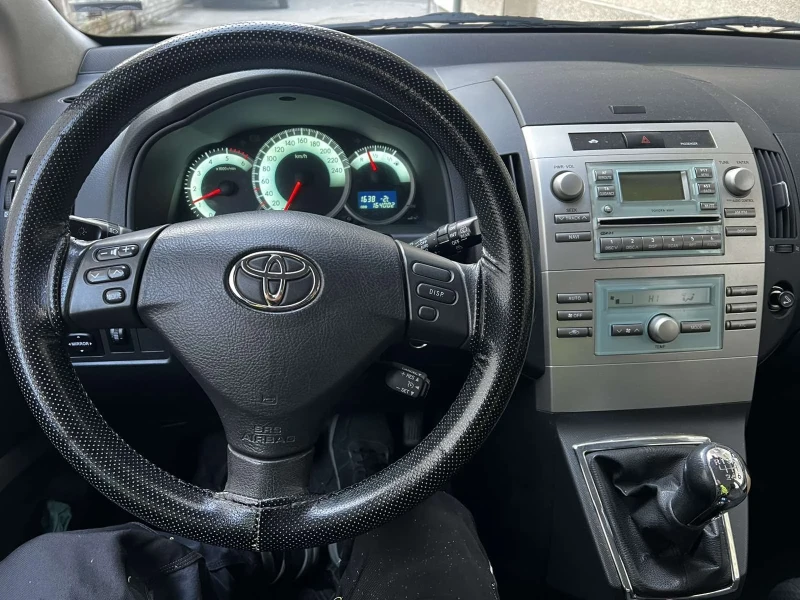 Toyota Corolla verso, снимка 13 - Автомобили и джипове - 49051545