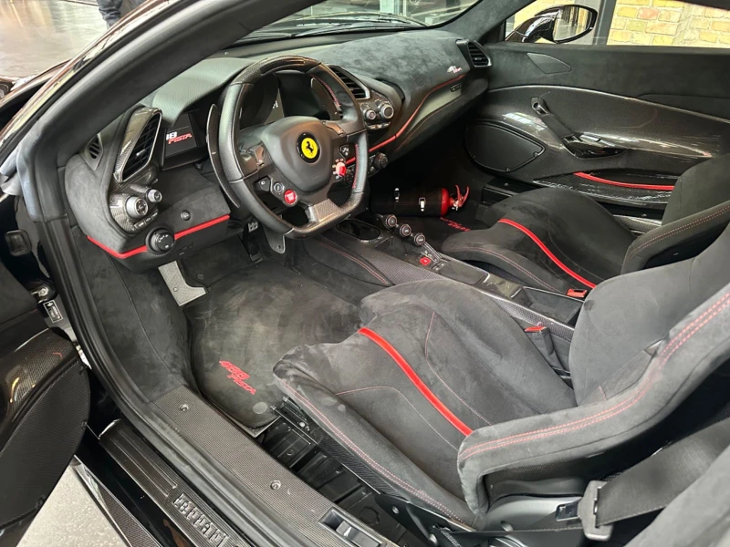 Ferrari 488 PISTA/ CERAMIC/ FULL CARBON/ CAMERA/, снимка 11 - Автомобили и джипове - 49162846