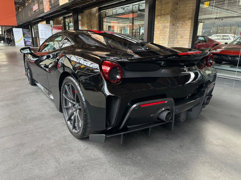 Ferrari 488 PISTA/ CERAMIC/ FULL CARBON/ CAMERA/, снимка 5 - Автомобили и джипове - 49162846