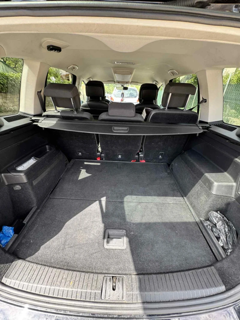 VW Touran, снимка 10 - Автомобили и джипове - 50972971