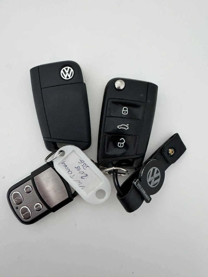 VW Touran, снимка 12 - Автомобили и джипове - 50972971