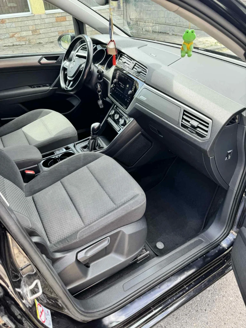 VW Touran, снимка 8 - Автомобили и джипове - 50972971