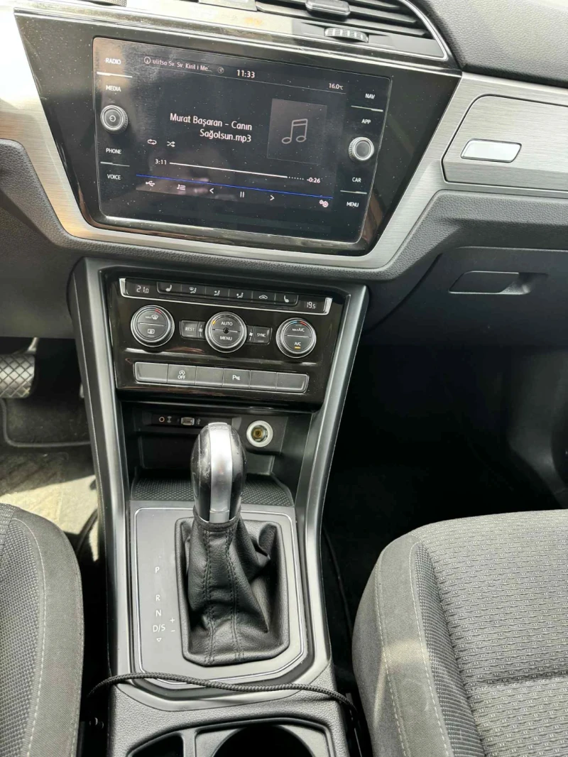 VW Touran, снимка 6 - Автомобили и джипове - 50972971