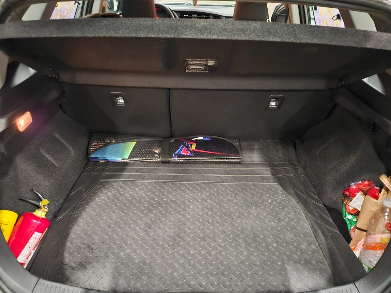 Toyota Auris 1.4 d4d 90hp, снимка 12 - Автомобили и джипове - 52519192