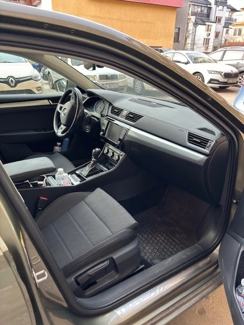 Skoda Superb business, снимка 6 - Автомобили и джипове - 54042847