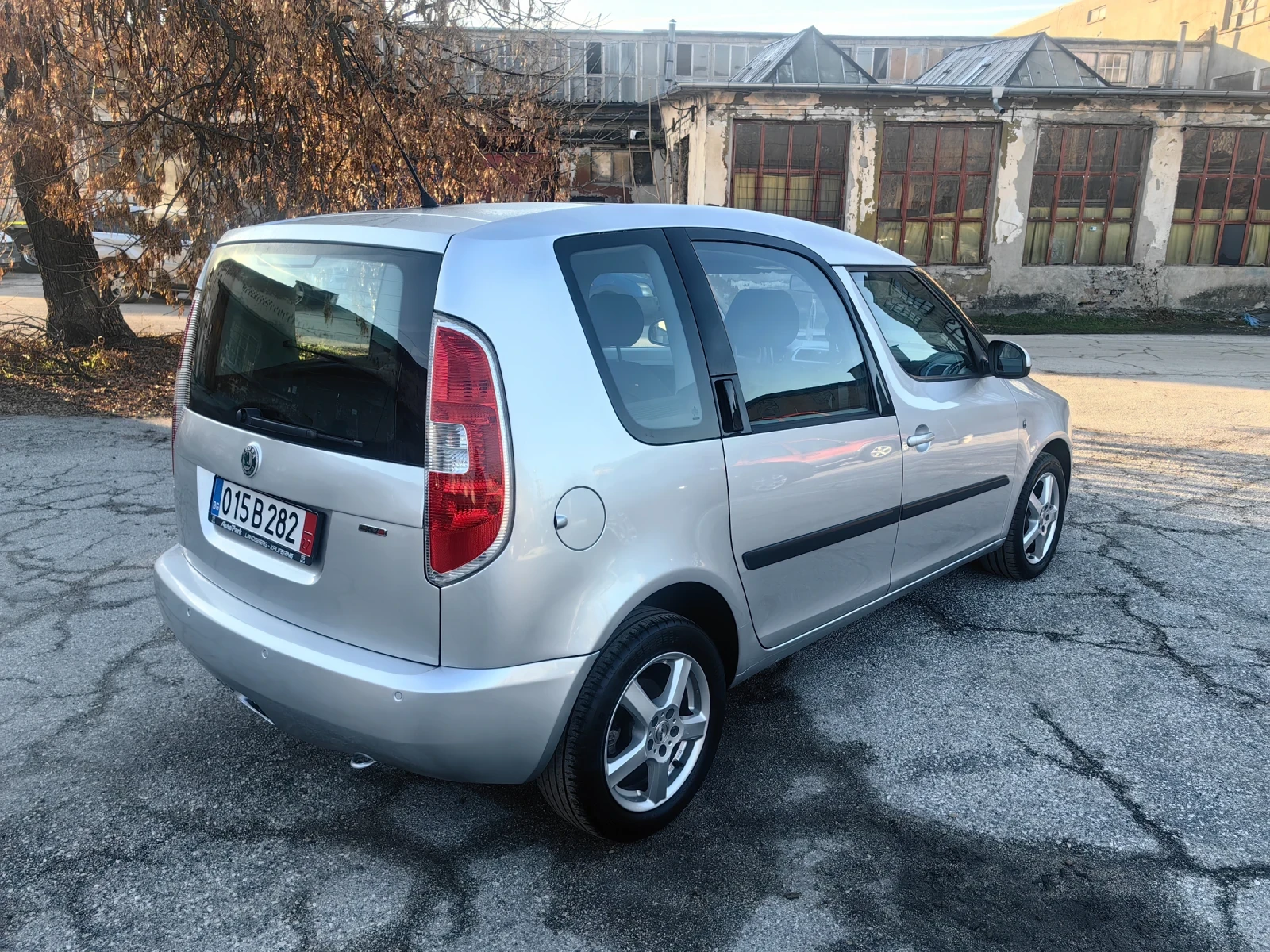 Skoda Roomster 1.6 Бензин 105 кс, Газов Инжекцион, Евро 4 - изображение 5