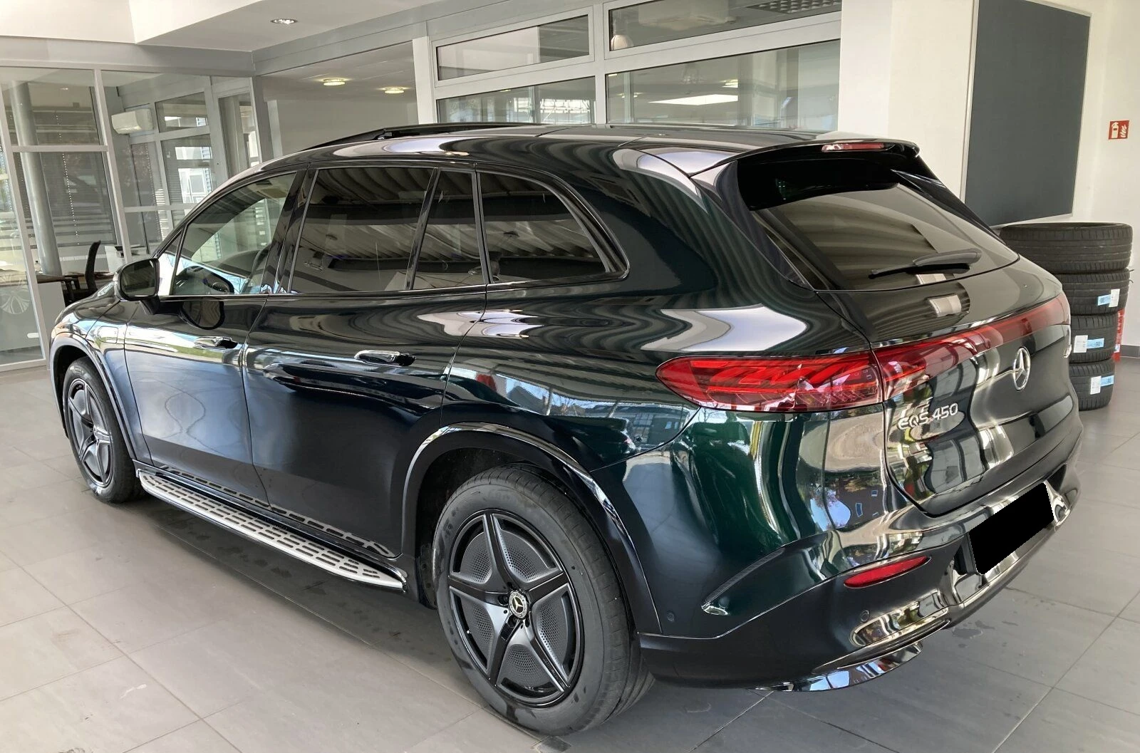 Mercedes-Benz EQS SUV 450 4Matic = AMG Line= Premium Plus Гаранция - изображение 2