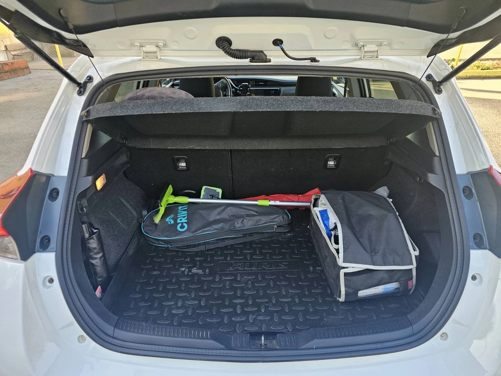 Toyota Auris 1.8Hybrid/EU-6B - изображение 7