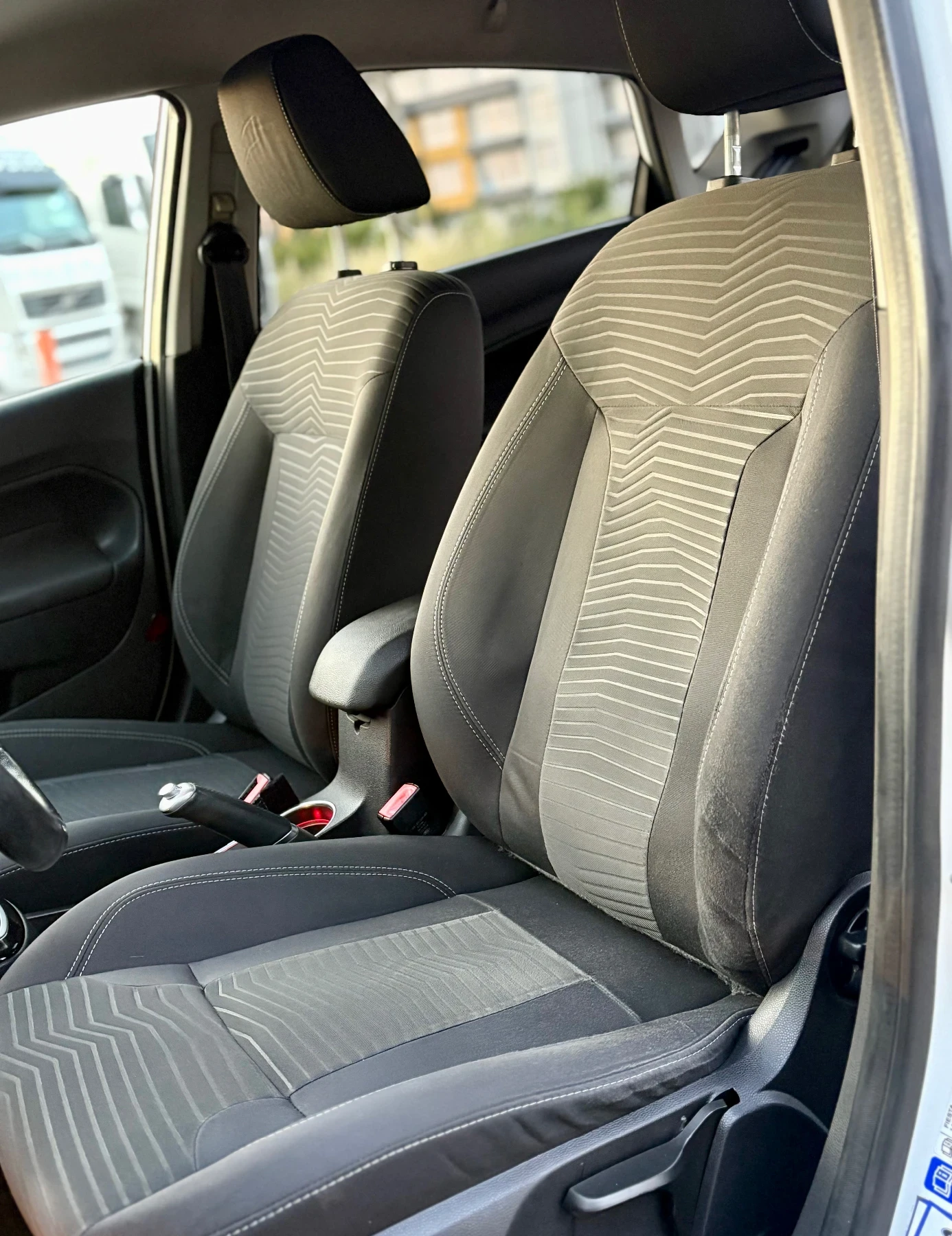 Ford Fiesta Titanium - изображение 8