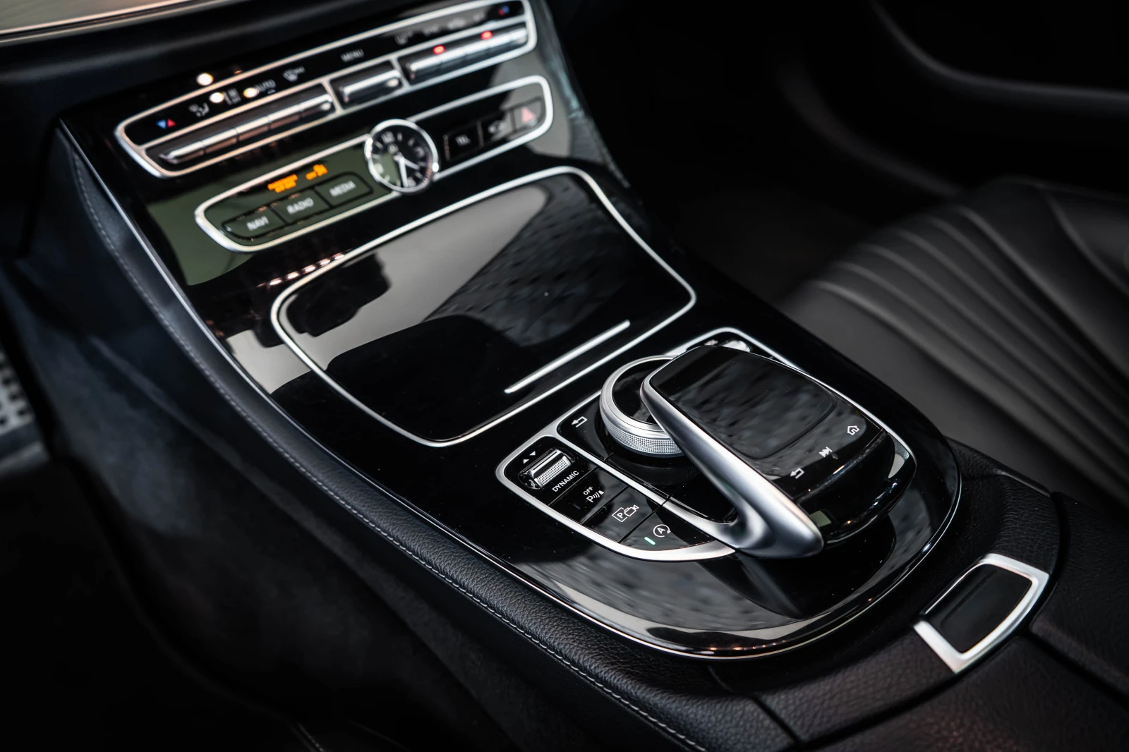 Mercedes-Benz CLS 350 d 4M AMGLine* 360* LED* Ambient*  - изображение 9