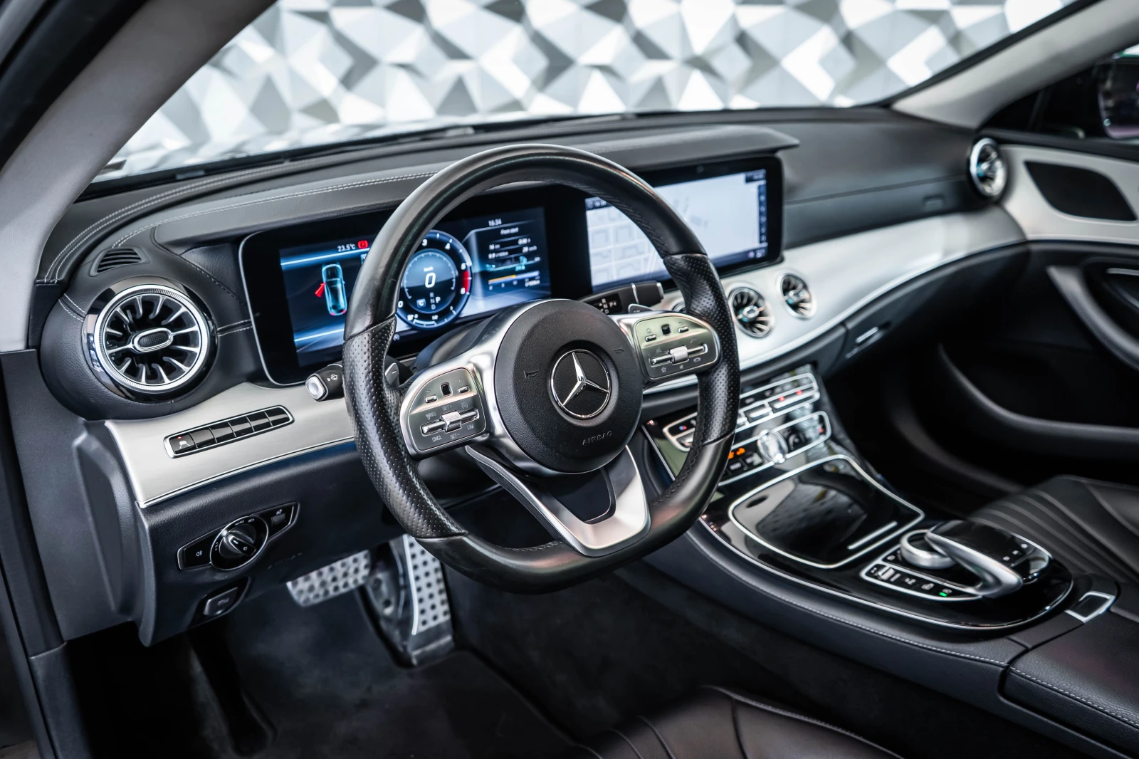 Mercedes-Benz CLS 350 d 4M AMGLine* 360* LED* Ambient*  - изображение 8