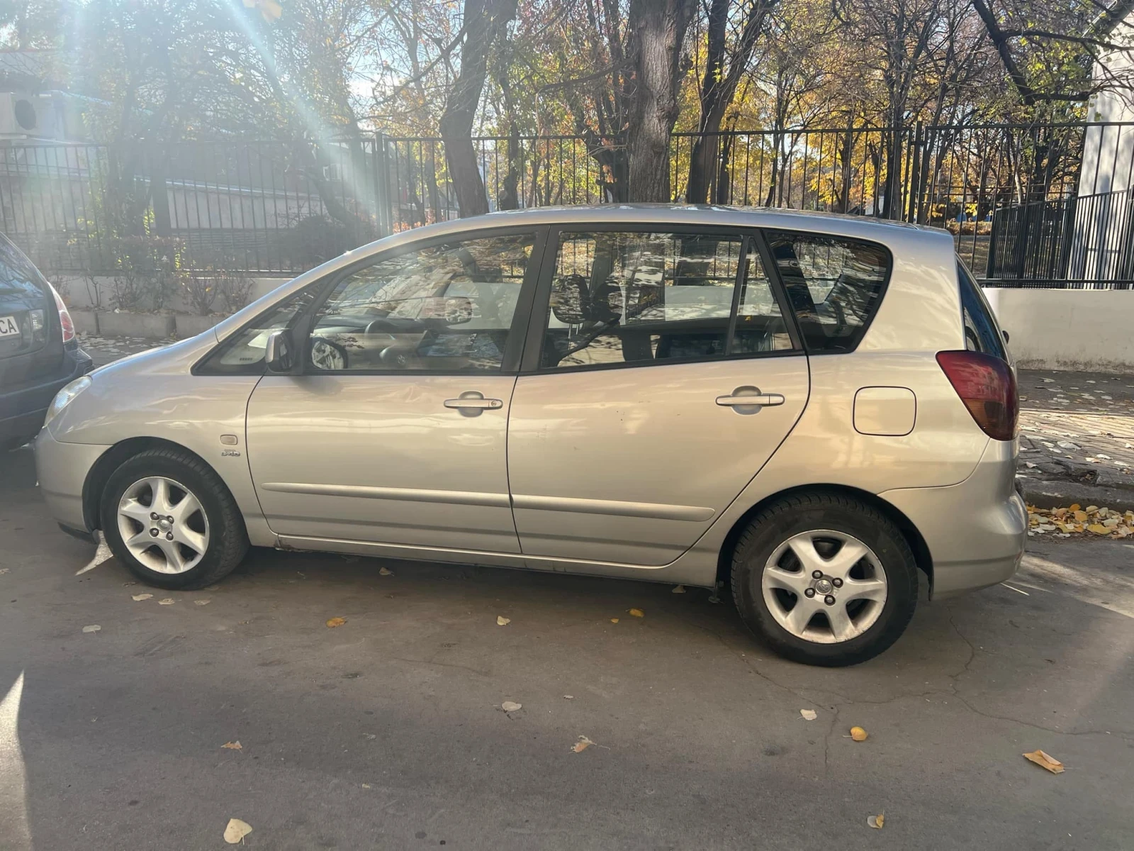 Toyota Corolla verso  - изображение 2
