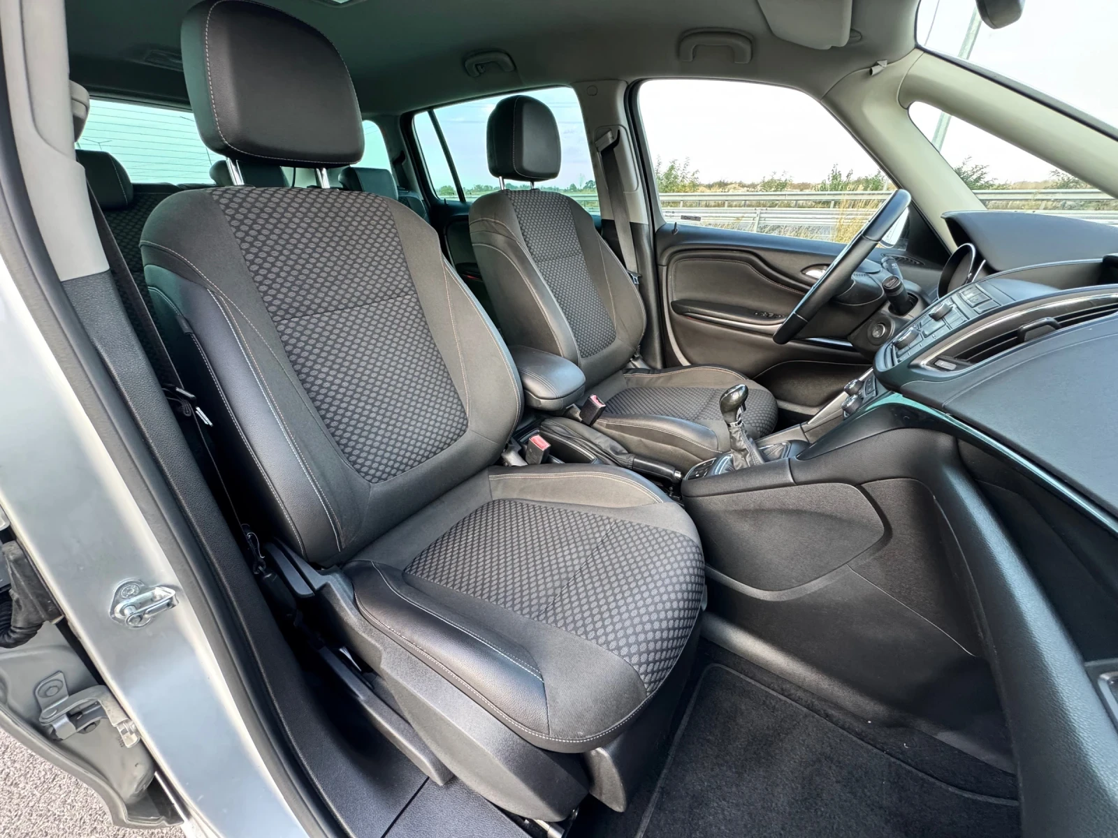Opel Zafira Tourer 1.4 TURBO / LPG BRC / 6+ 1 / COSMO - изображение 10