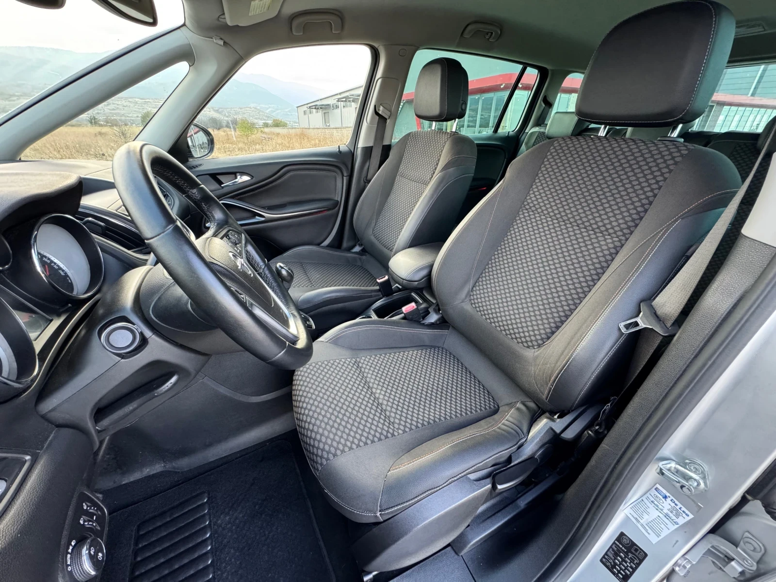 Opel Zafira Tourer 1.4 TURBO / LPG BRC / 6+ 1 / COSMO - изображение 9