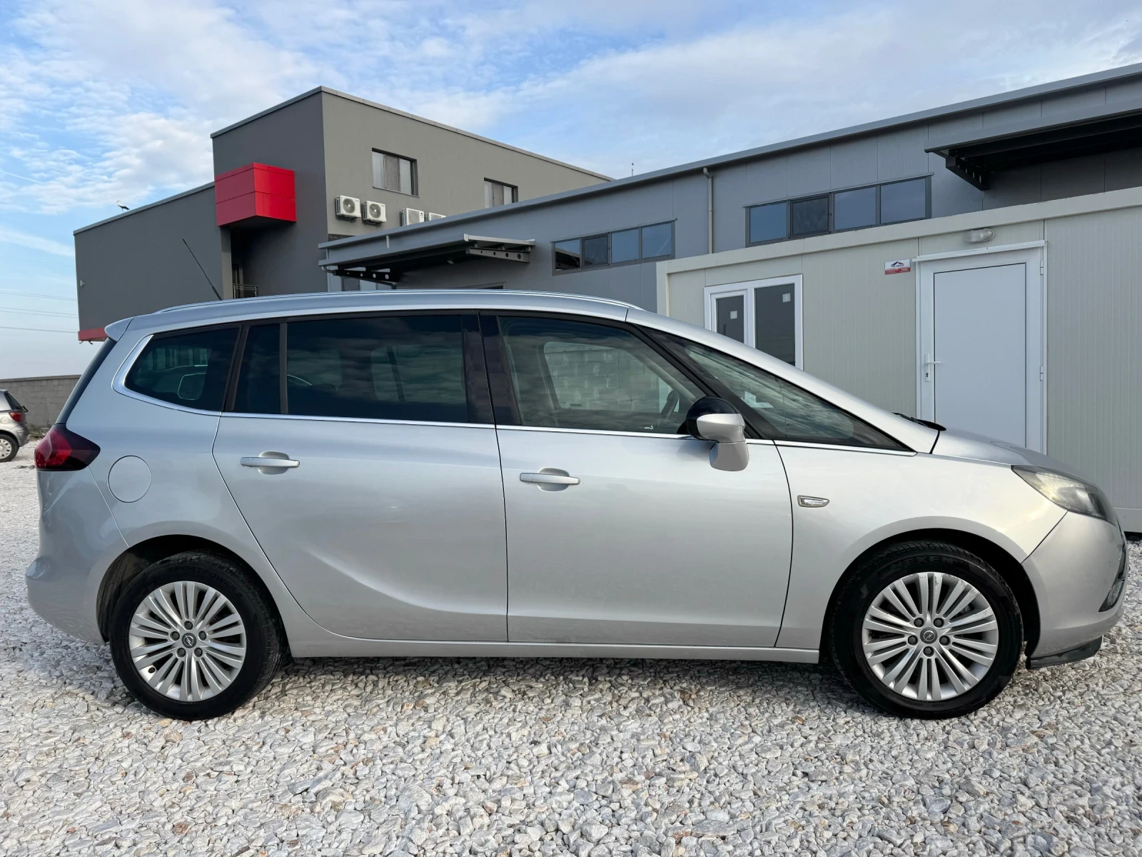Opel Zafira Tourer 1.4 TURBO / LPG BRC / 6+ 1 / COSMO - изображение 4