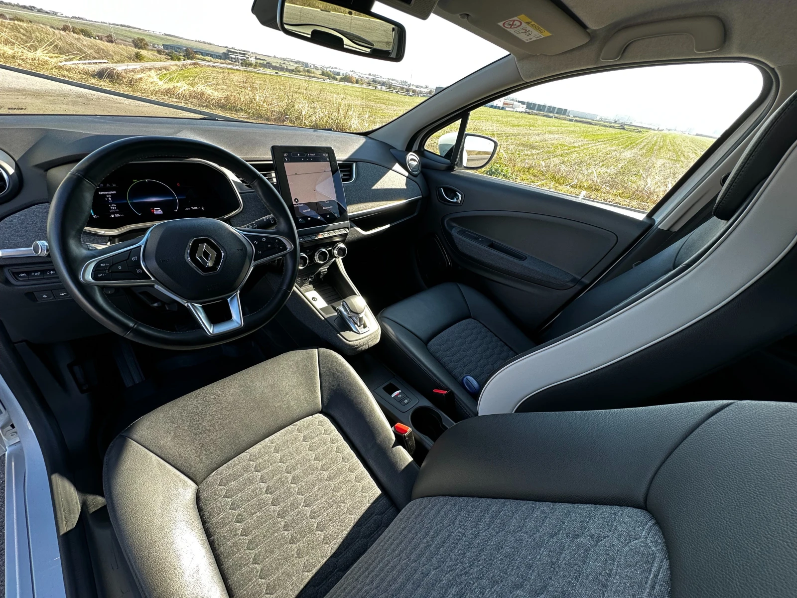 Renault Zoe 52Kw Intense CCS Winter Pack  | Mobile.bg   6